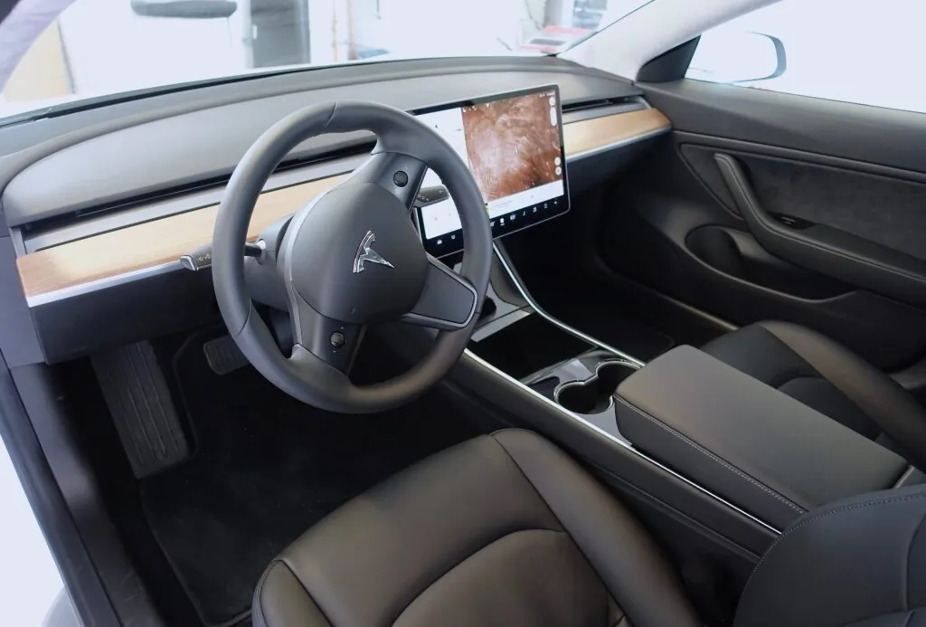 Tesla Model 3 пройшла перевірку батареї після 42 тис. км — photo 4