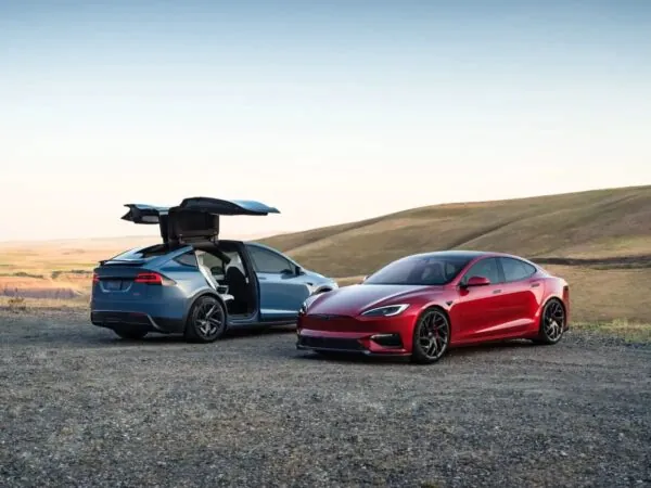 Маск говорит, что Tesla «откроет исходный код» Model S и Model X — photo 90125