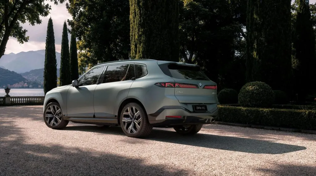 Подовжений BMW X5 виявився просторішим за X7 — photo 4