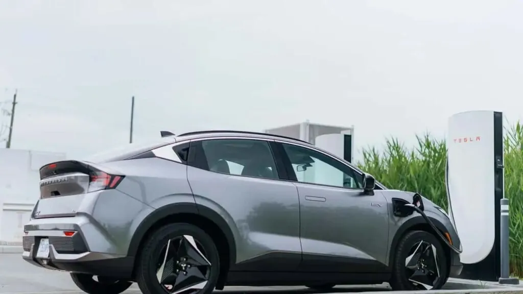 Електрокросовер Mitsubishi Eclipse з’явиться в продажу вже цієї осені — photo 4