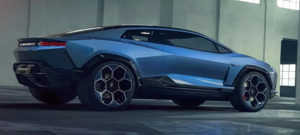 Lamborghini откладывает свой первый электрокар — photo 89651