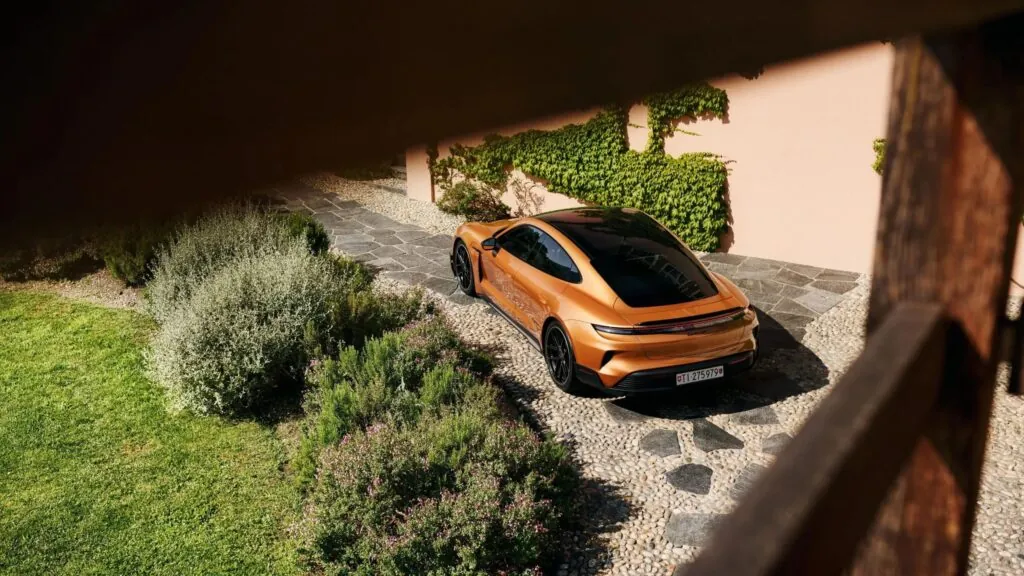 Porsche створила унікальний Taycan для фаната електромобільності — photo 4