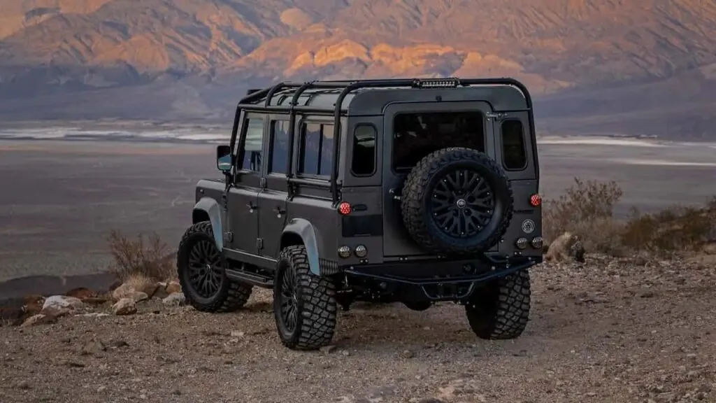 Електричний Land Rover Defender має більший запас ходу, ніж у деяких Tesla — photo 7