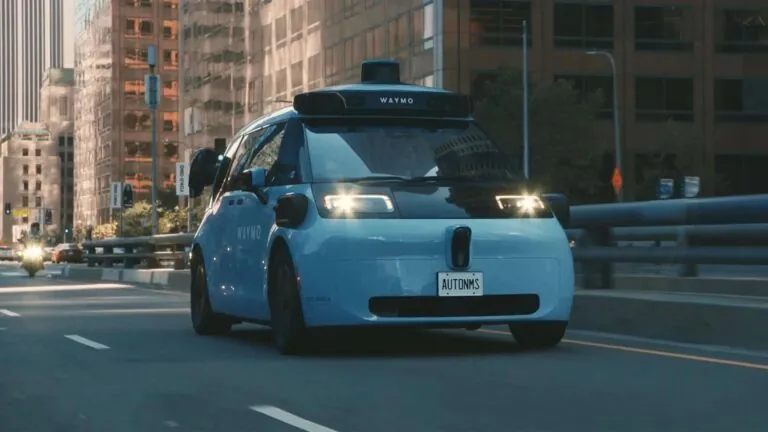 Теперь с новым роботакси Waymo можно пообщаться прямо во время поездки — photo 90653