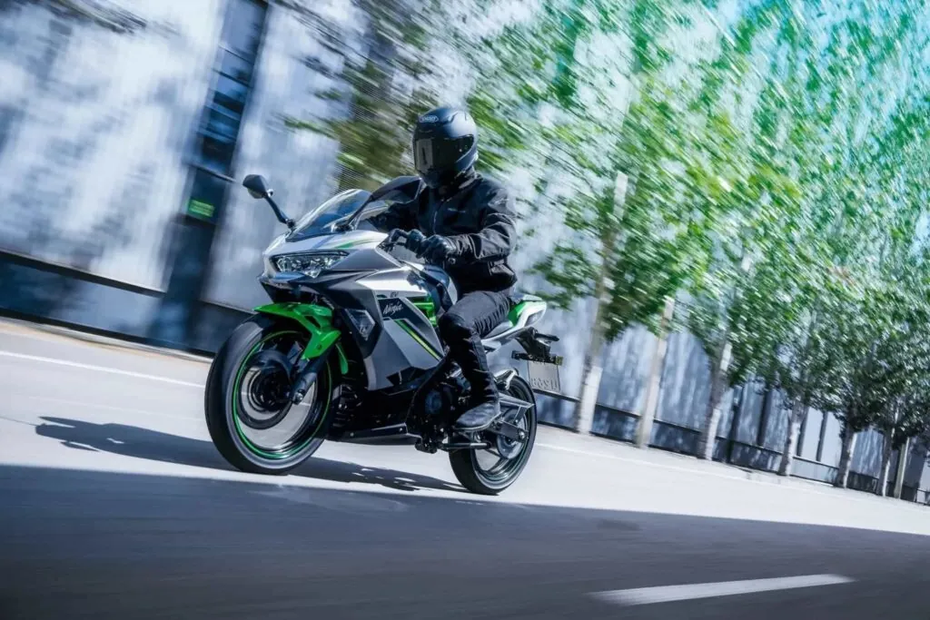 Kawasaki представив електричний Ninja e-1 — photo 6