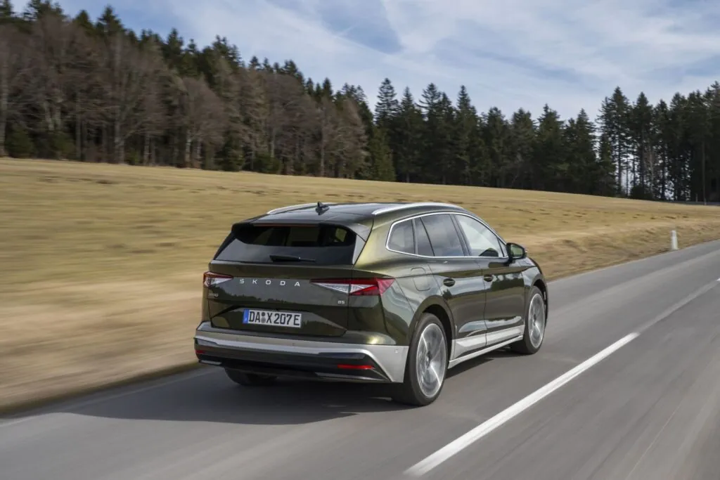 Огляд Skoda Enyaq 85: Чому саме ця модель стала найкращим електричним кросовером 2026 року в Україні? — photo 13