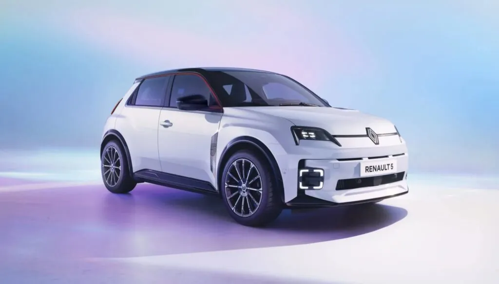 Популярный Renault 5 обновился и получил бюджетную версию — photo 3