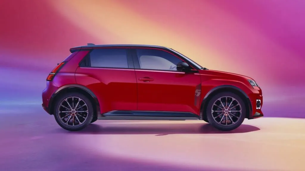 Популярный Renault 5 обновился и получил бюджетную версию — photo 4