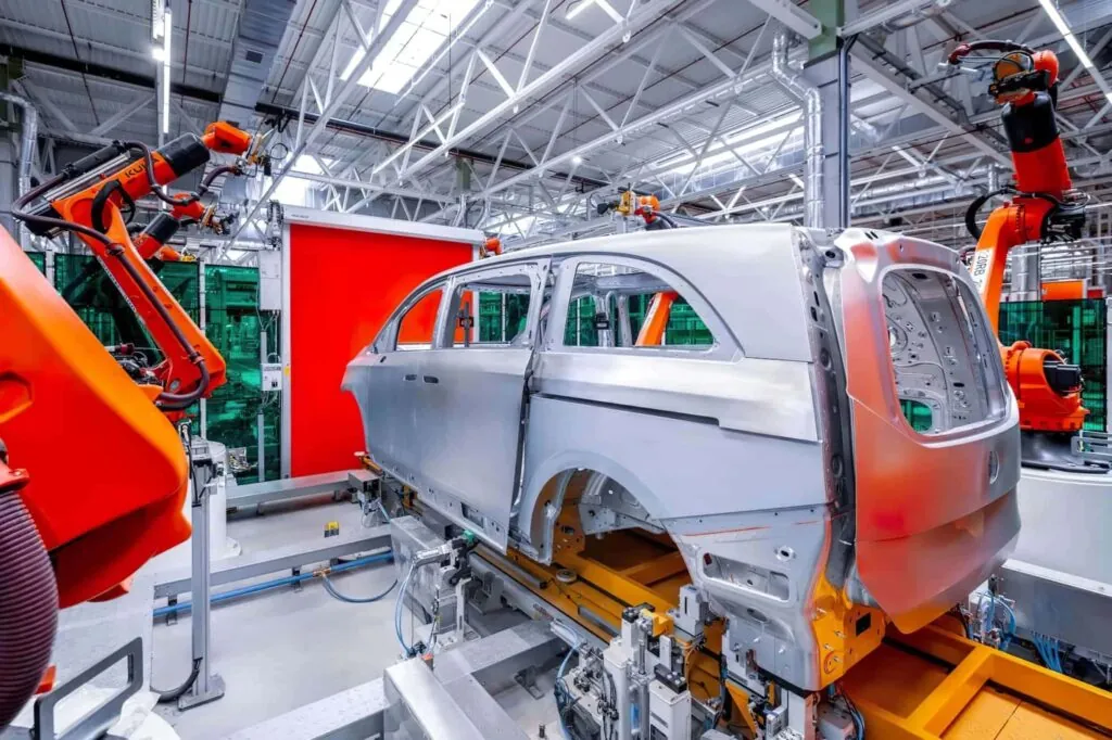 Mercedes представил электрический минивэн VLE для китайского рынка — photo 3