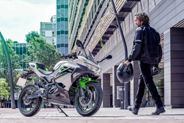 Kawasaki представил электрический Ninja e-1 — photo 93234