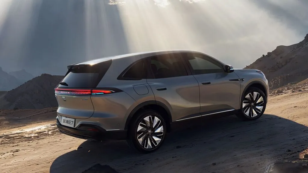 GM починає експорт китайських електричних Buick за кордон — photo 4