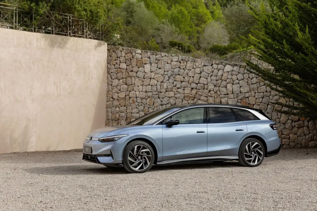Офіційні дилери Volkswagen в Україні починають обслуговувати електромобілі ID-серії — photo 3