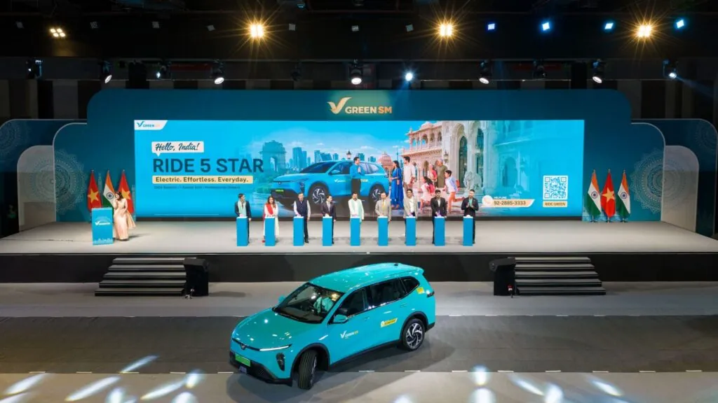 У Європі дебютував повністю електричний сервіс таксі VinFast Green SM — photo 2