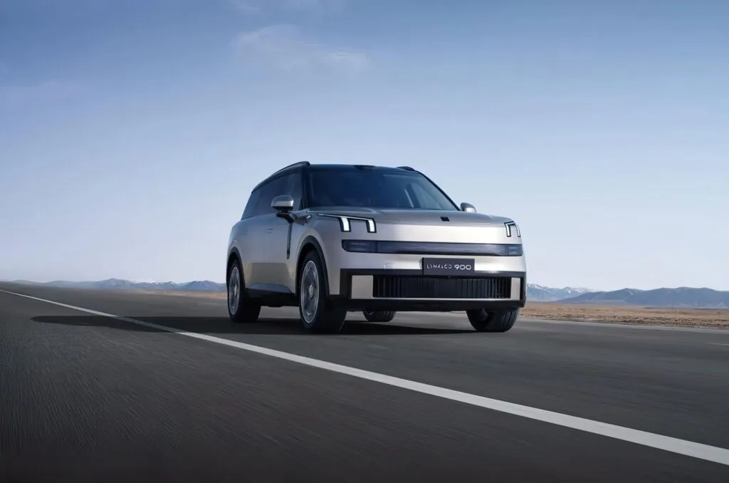 Geely випускатиме преміальні авто на заводах Volvo — photo 4