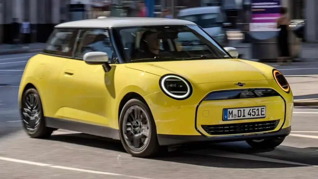 Електричний Mini Cooper може порушити 70-річну традицію — photo 3