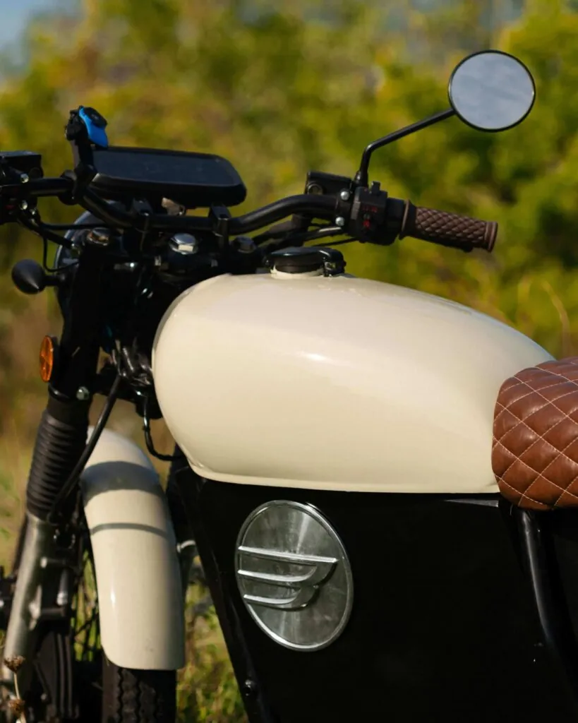 Honda CB500 1974 року отримав друге життя як електробайк — photo 3