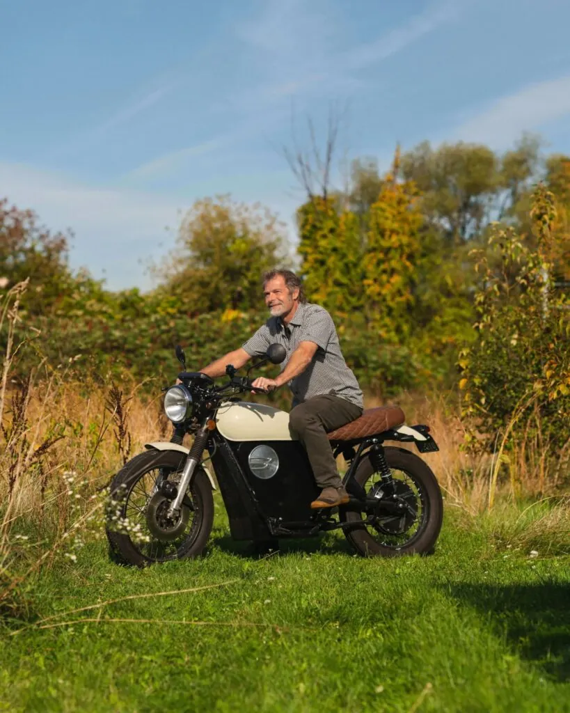 Honda CB500 1974 року отримав друге життя як електробайк — photo 2