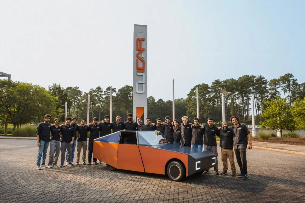 Студенти за підтримки BMW створили сонячний електромобіль — photo 2