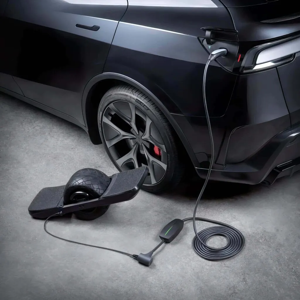Tesla Model Y Premium тепер може працювати як джерело живлення — photo 2