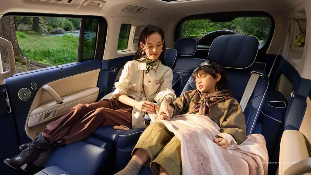 Флагманський кросовер Huawei проїжджатиме понад 1300 км — photo 4