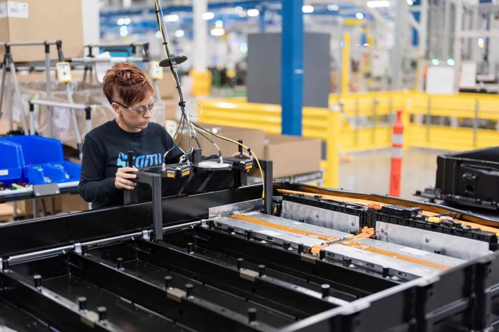 GM выходит из батарейного мегапроекта стоимостью $3,5 млрд — photo 2