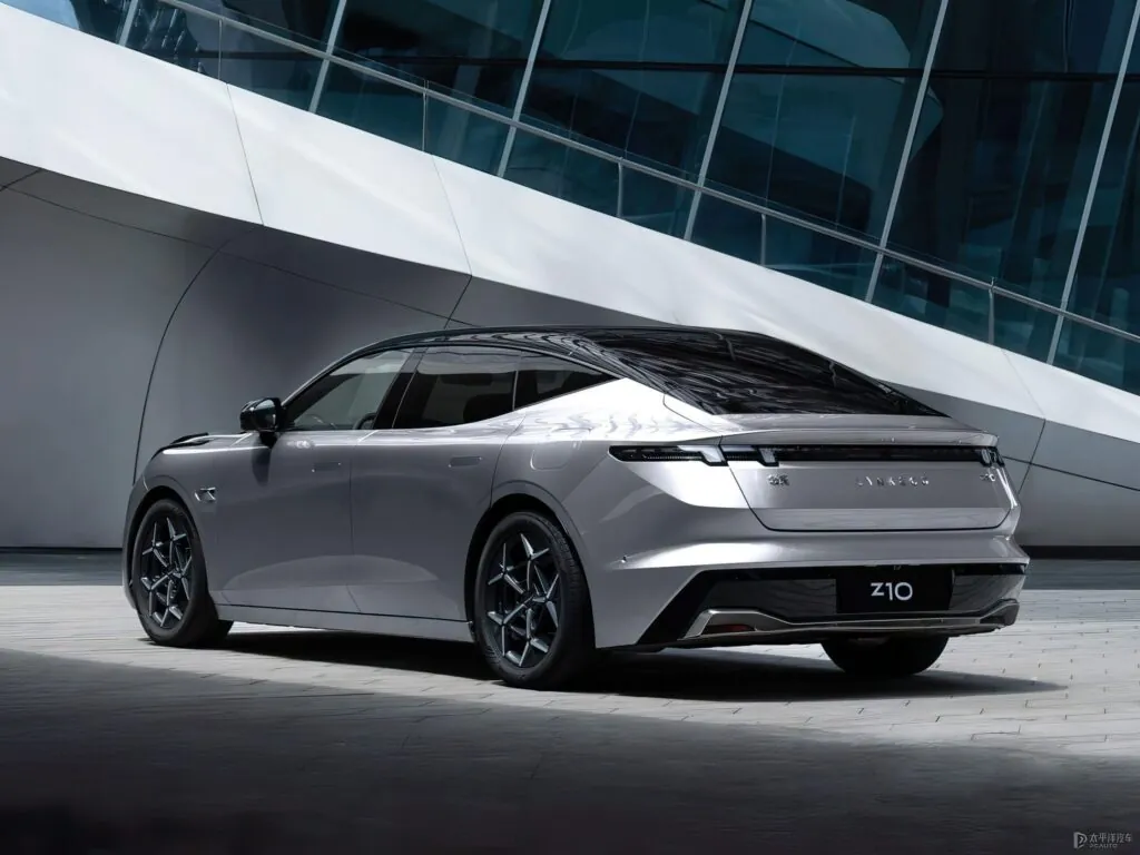 Geely розробляє твердотільну батарею з ресурсом у мільйон кілометрів — photo 4