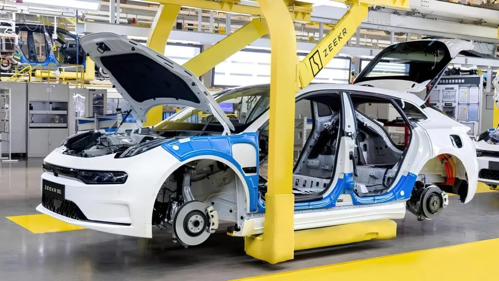 Geely випускатиме преміальні авто на заводах Volvo — photo 3