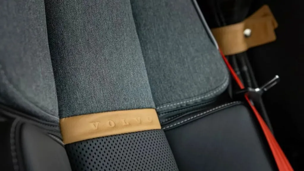 Volvo святкує 100-річчя спеціальною версією електричного тягача — photo 4