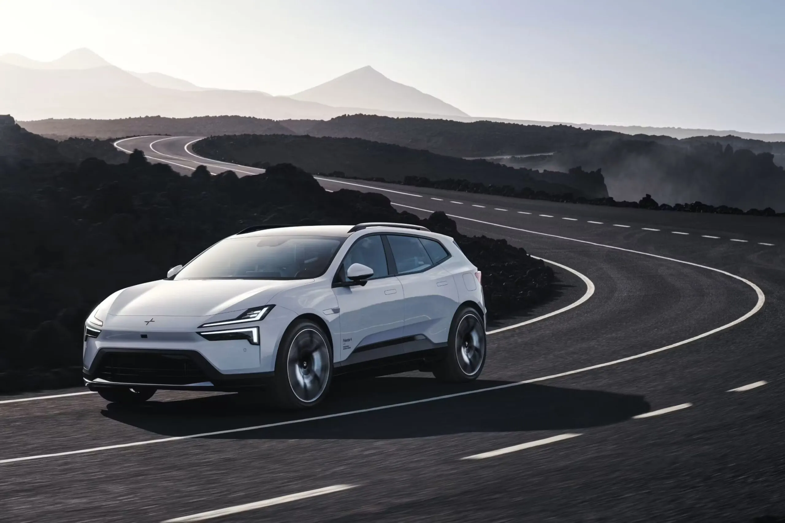 На ринок вийшов довгоочікуваний універсал Polestar 4 — photo 94712