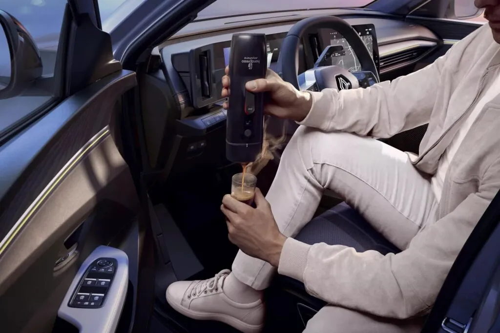 Renault оновила сімейний кросовер Scenic E-Tech electric — photo 7