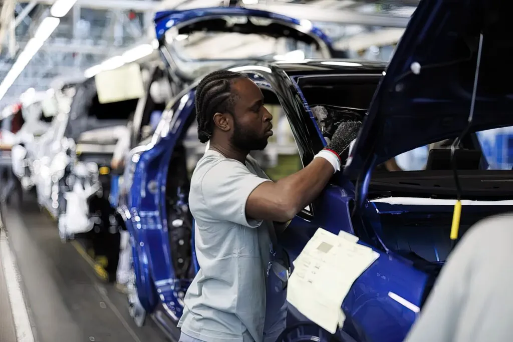 Renault впервые будет производить электрокары в Испании — photo 2
