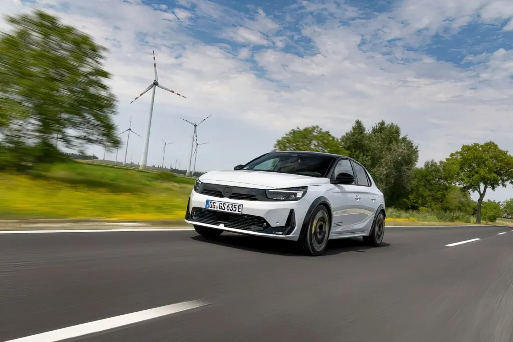 Opel почала приймати замовлення на нову Corsa GSE — photo 2