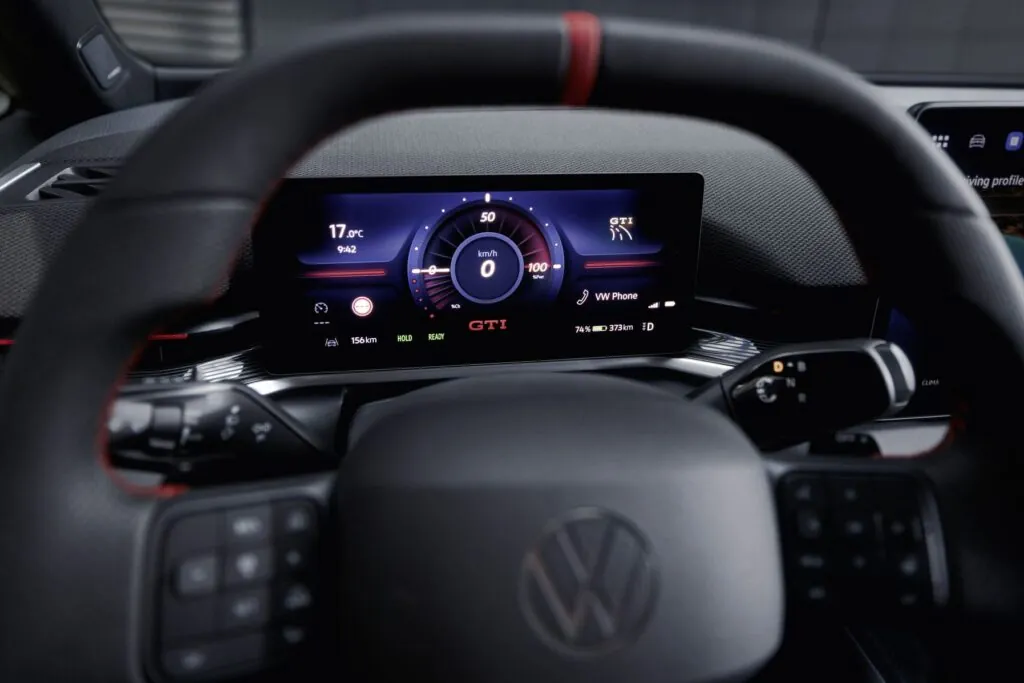 Volkswagen представив найпотужнішу версію GTI в історії компанії — photo 6