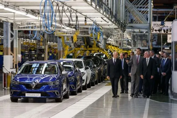 Renault оголосила плани виробництва електромобілів в Іспанії — photo 98824