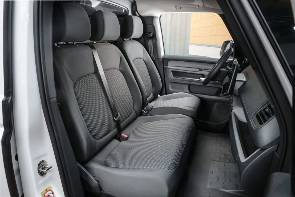 Volkswagen випустив нову подовжену версію ID. Buzz Cargo — photo 5