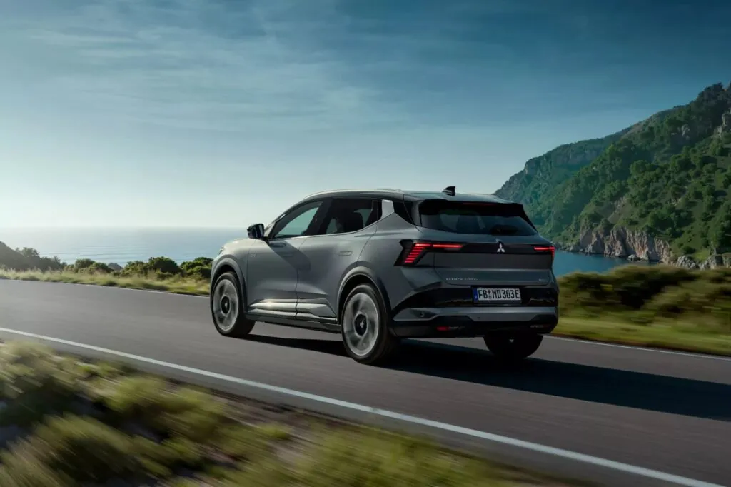 Електричний Mitsubishi Eclipse Cross оновився и суттєво подешевшав — photo 8
