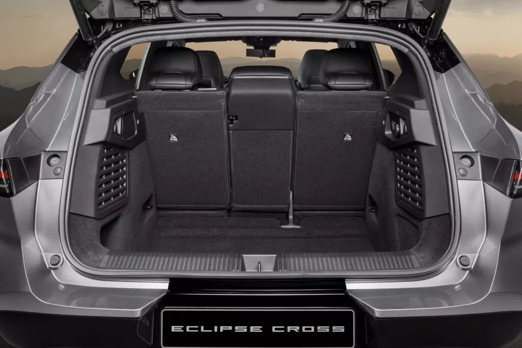 Електричний Mitsubishi Eclipse Cross оновився и суттєво подешевшав — photo 5