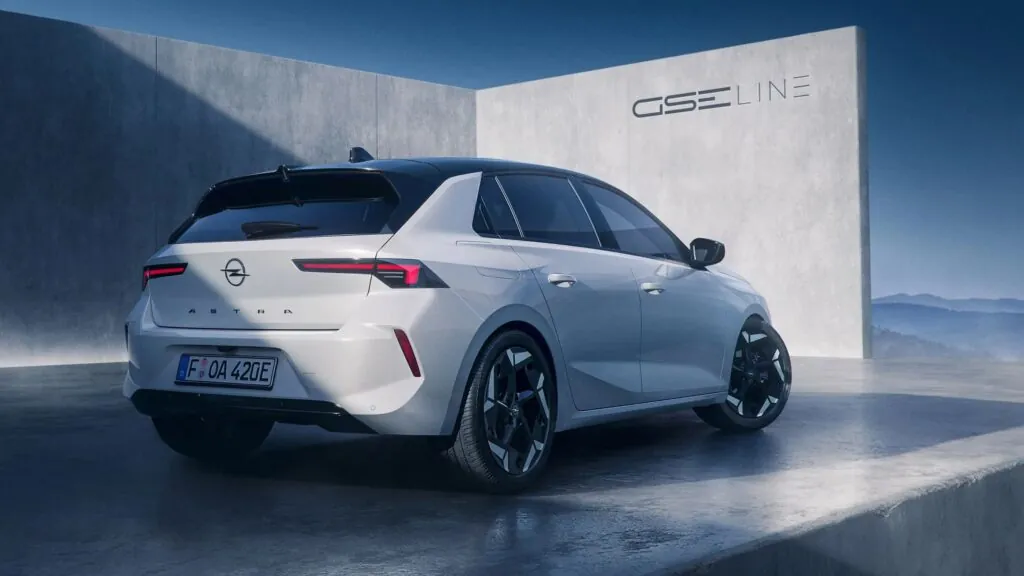 Opel показав потужну електричну версію Astra — GSE Line — photo 3