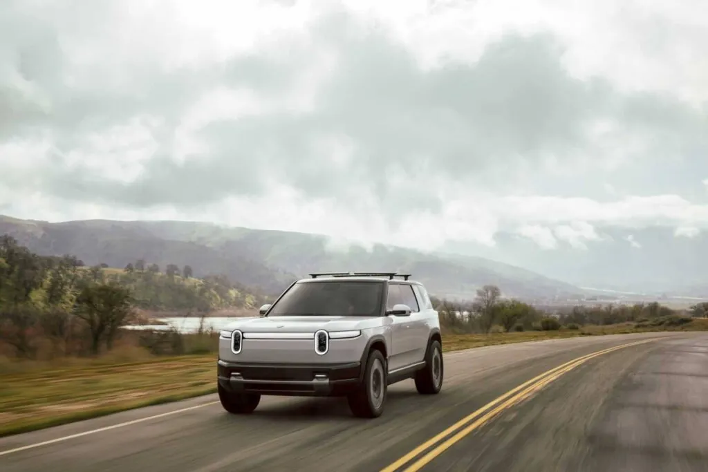 Rivian продолжит удешевлять электромобили после R2 — photo 2