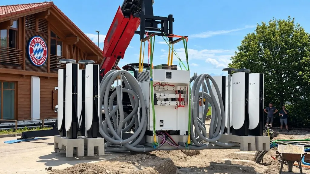 Tesla прискорить розгортання Supercharger завдяки модульним станціям — photo 3
