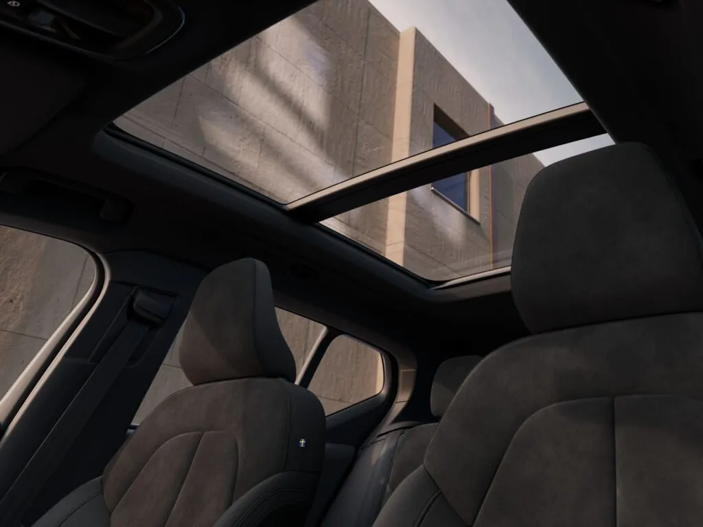Volvo Cars оновила кросовери XC40, EX40 та EC40 — photo 3
