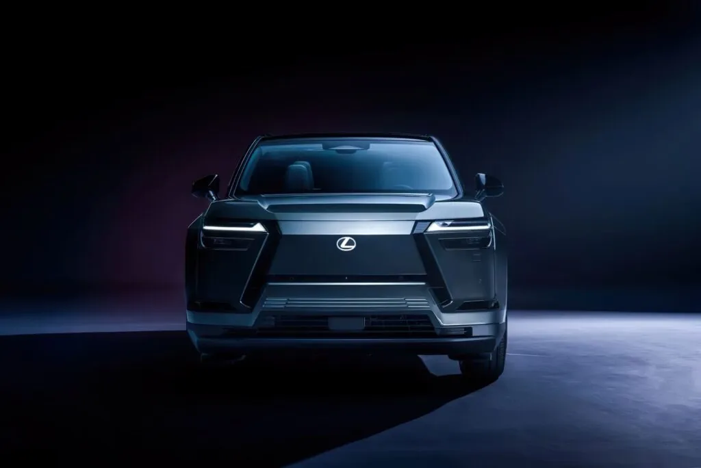 Lexus оголосив ціни на трирядний електричний кросовер TZ — photo 9