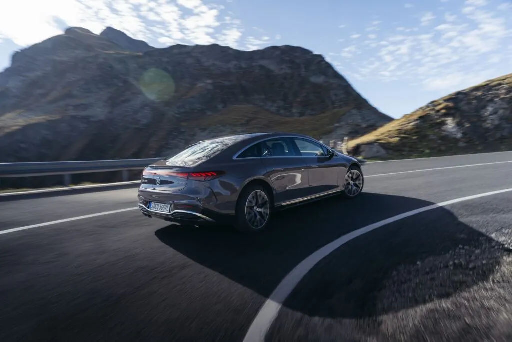 Оновлений Mercedes-Benz EQS отримав систему steer-by-wire — photo 5