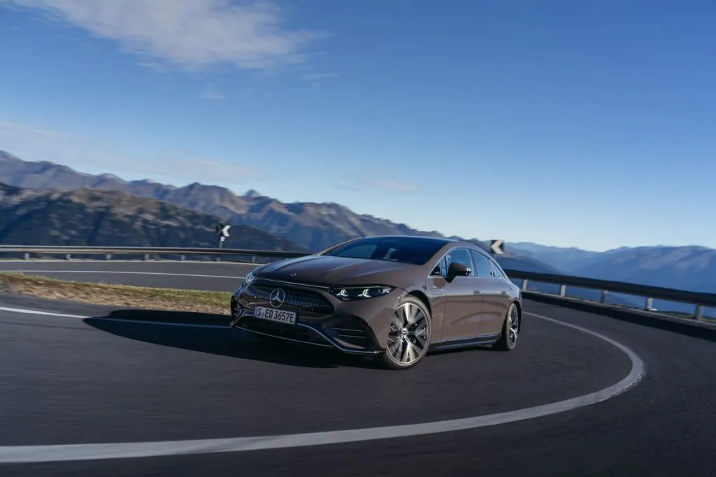 Оновлений Mercedes-Benz EQS отримав систему steer-by-wire — photo 2