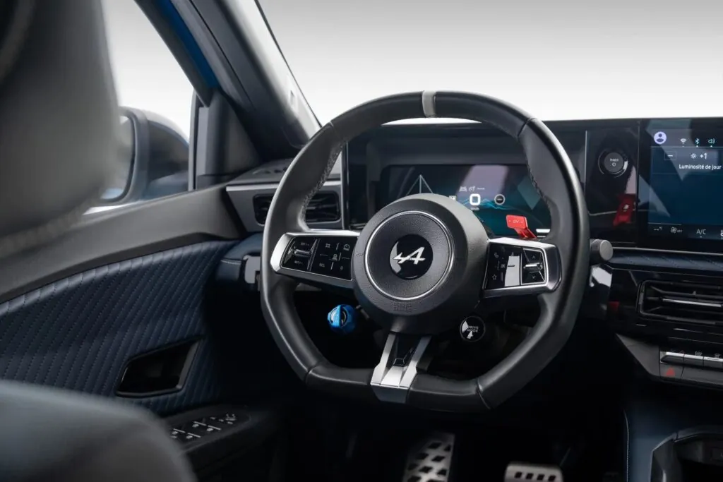 Електричному хетчбеку Alpine А290 додали шарму — photo 3