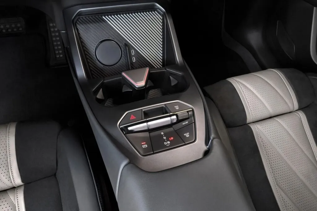 Мощность флагманского BMW iX3 M60 превысила 600 л.с. — photo 3