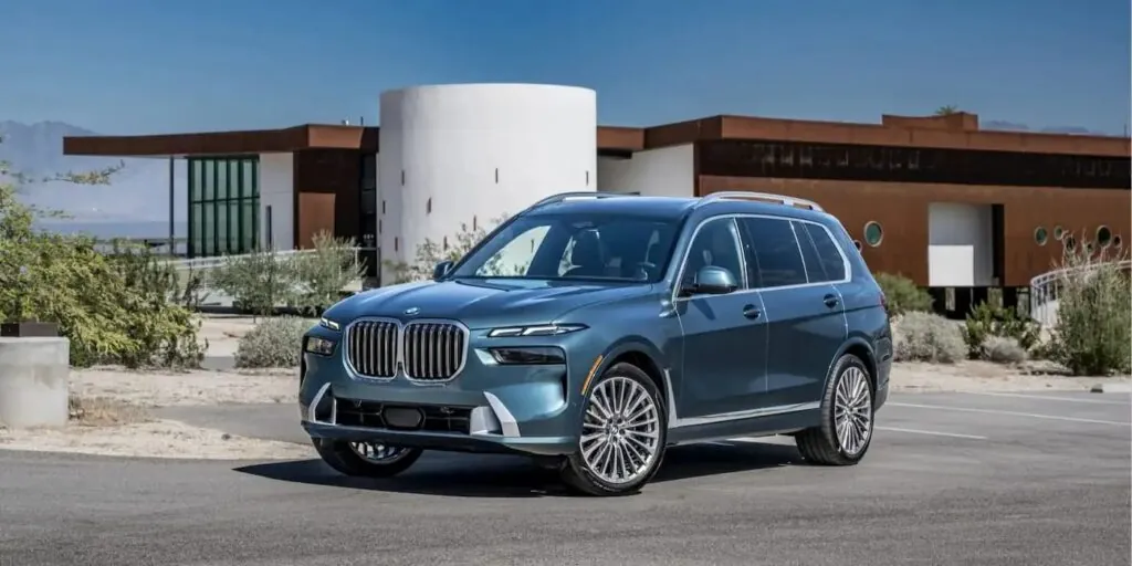 BMW готовит электрический iX7: семиместный флагман появится в 2027 году — photo 2