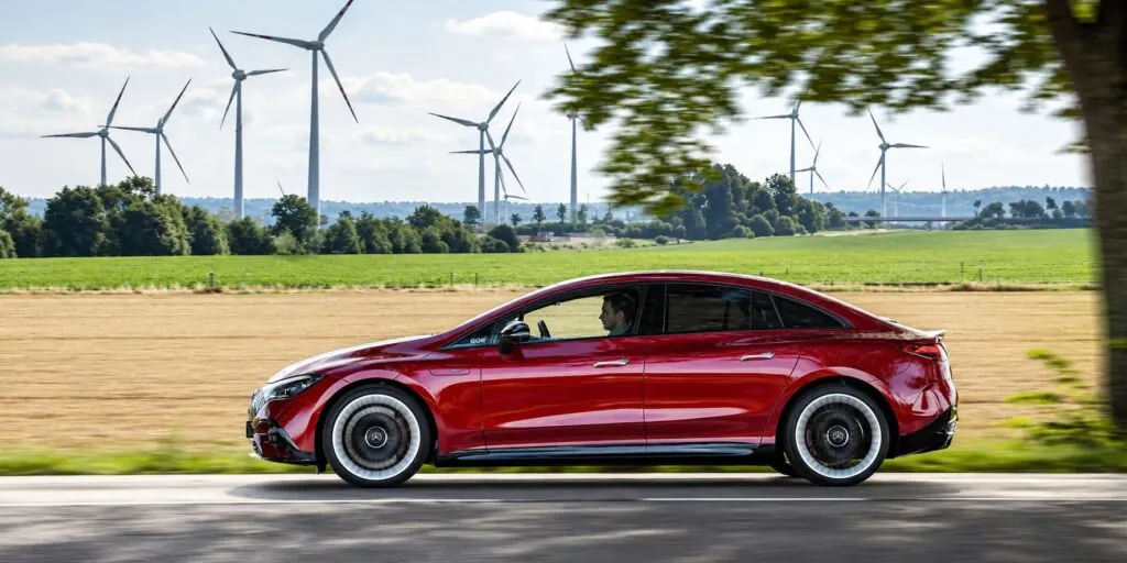 Mercedes сократит линейку электромобилей в США — photo 2