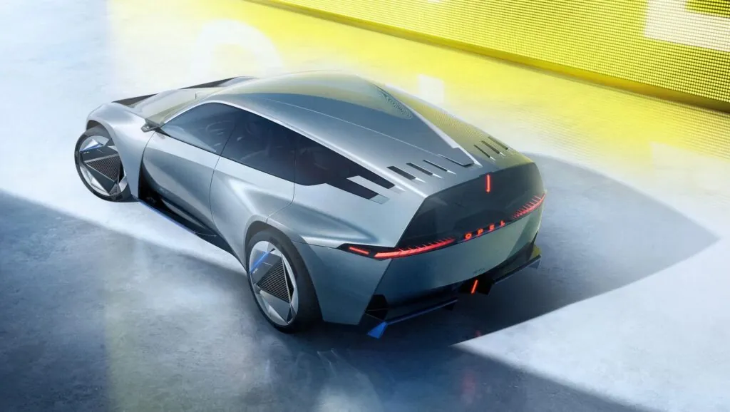 Opel повертає інтерес до універсалів завдяки концепту STX — photo 2
