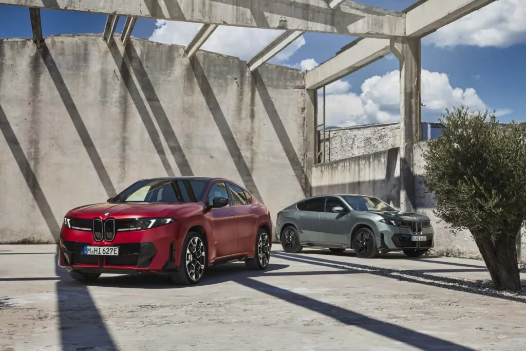 BMW представила электрический купе-кроссовер iX4 — photo 3